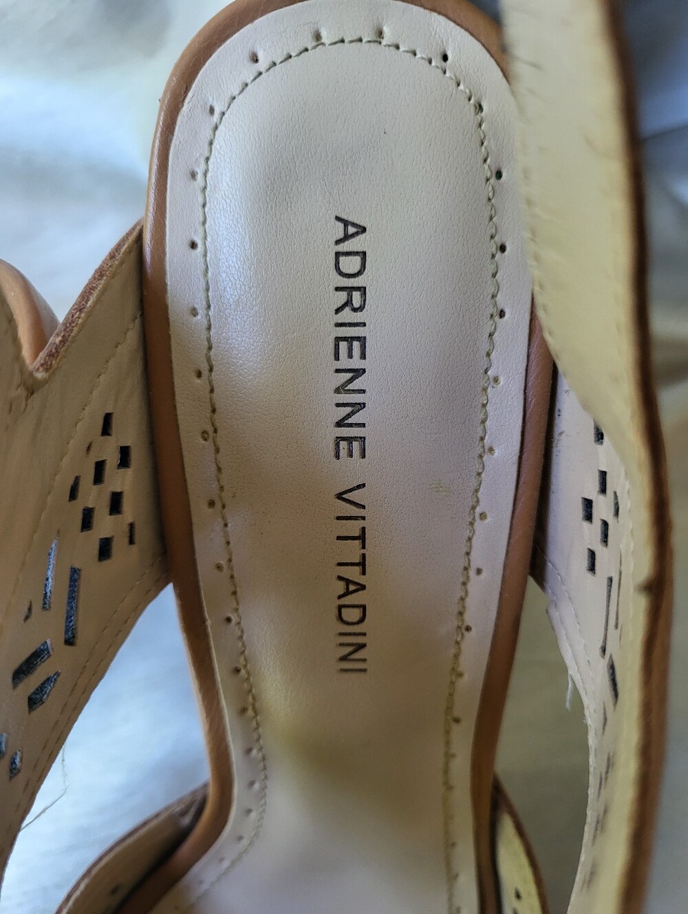 Adrienne Vittadini Tan Leather Cutout Open Toe Slingback Heels 8.5M - Picture 2 of 16